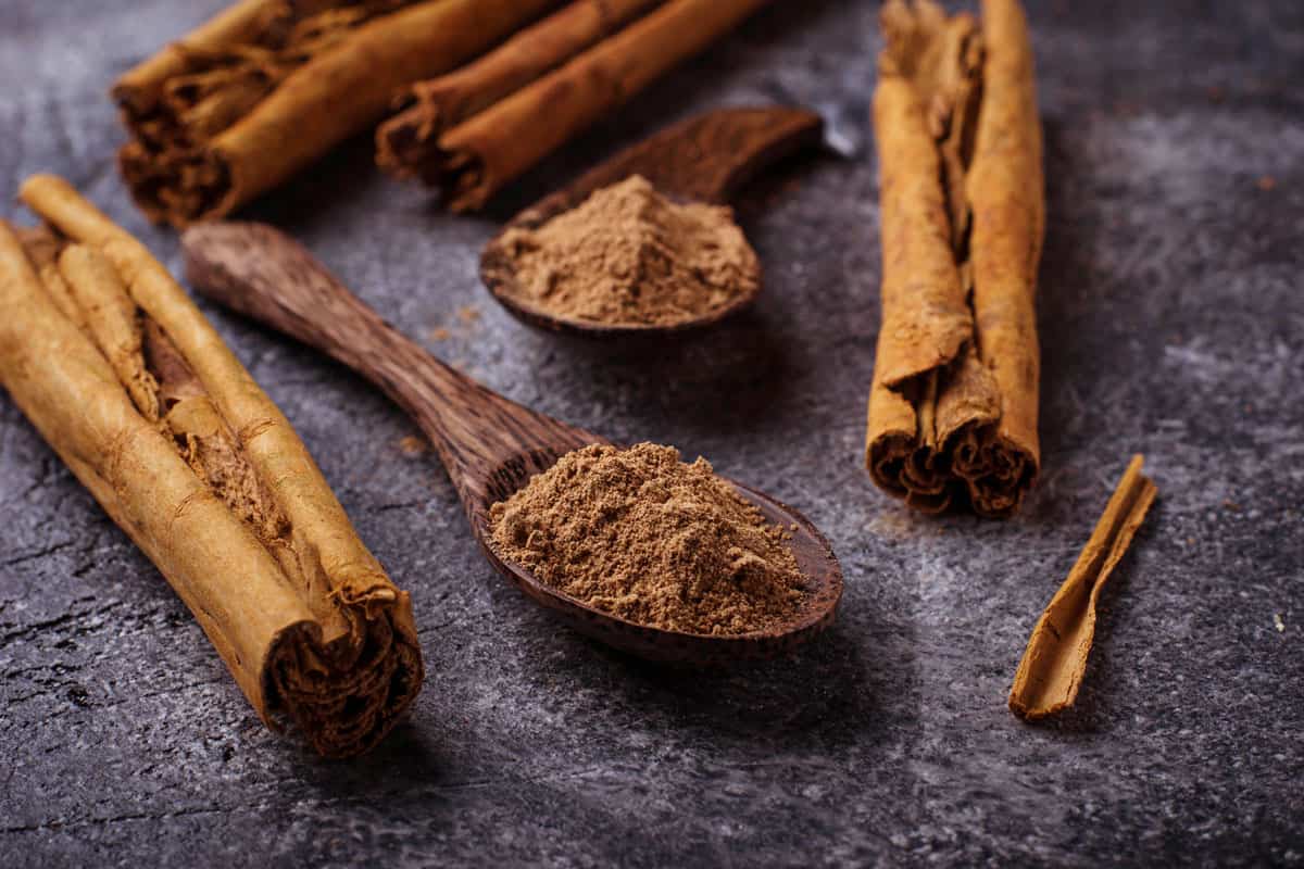 OF-ceylon-cinnamon-sticks-and-powder